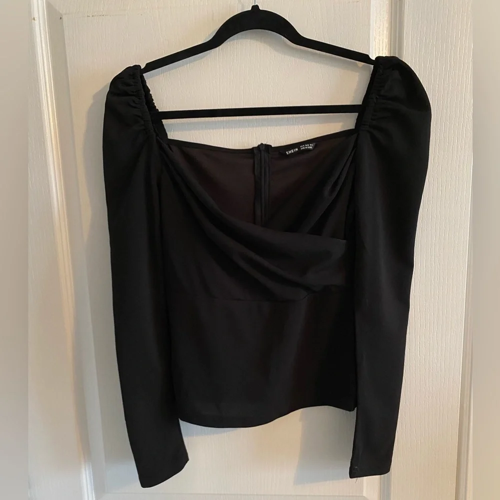 Black Top- Never Worn - Picture 3 of 6